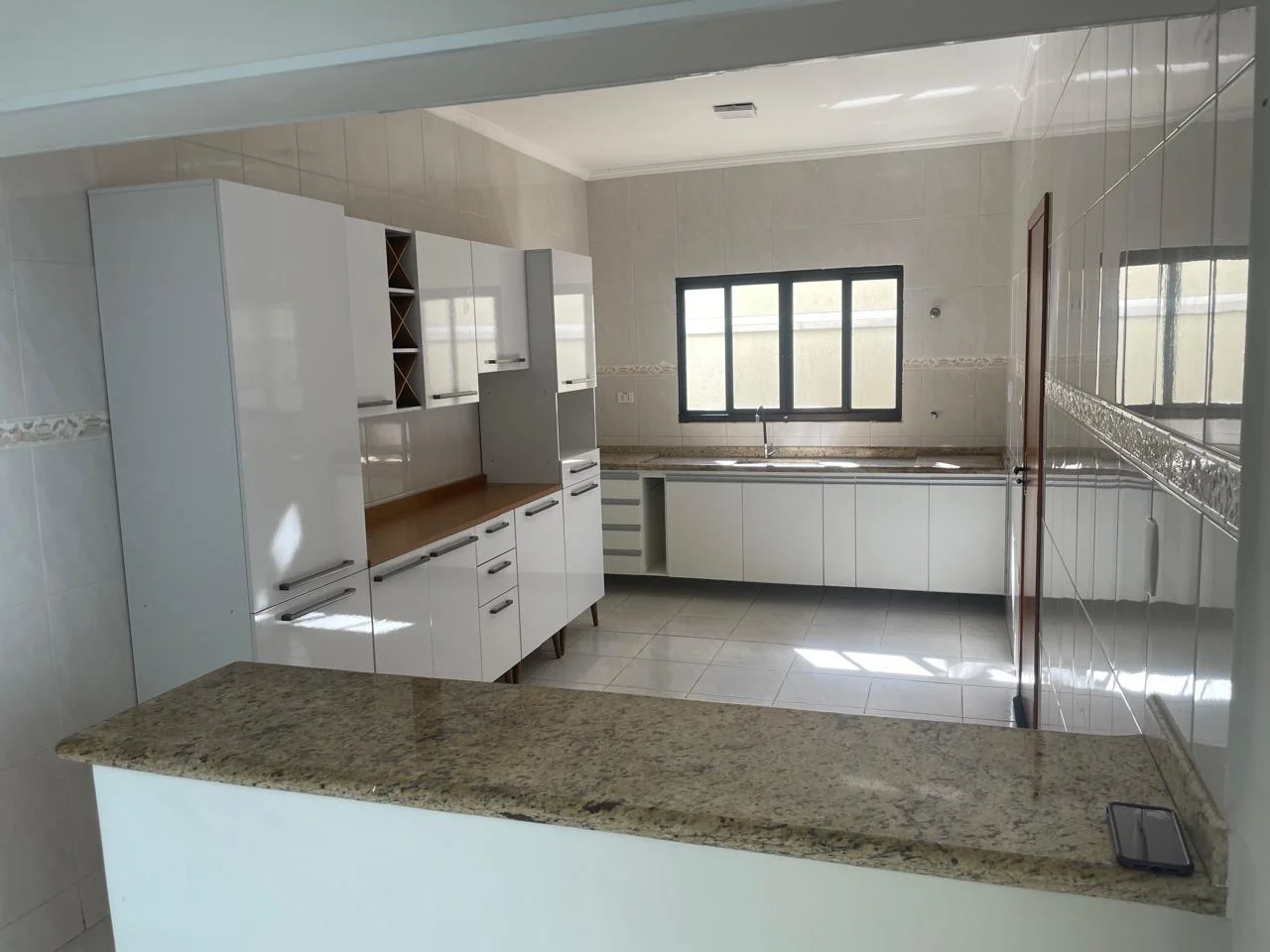 Casa para venda e locação com 4 dormitórios no Condomínio Campos do Conde I em Tremembé/SP