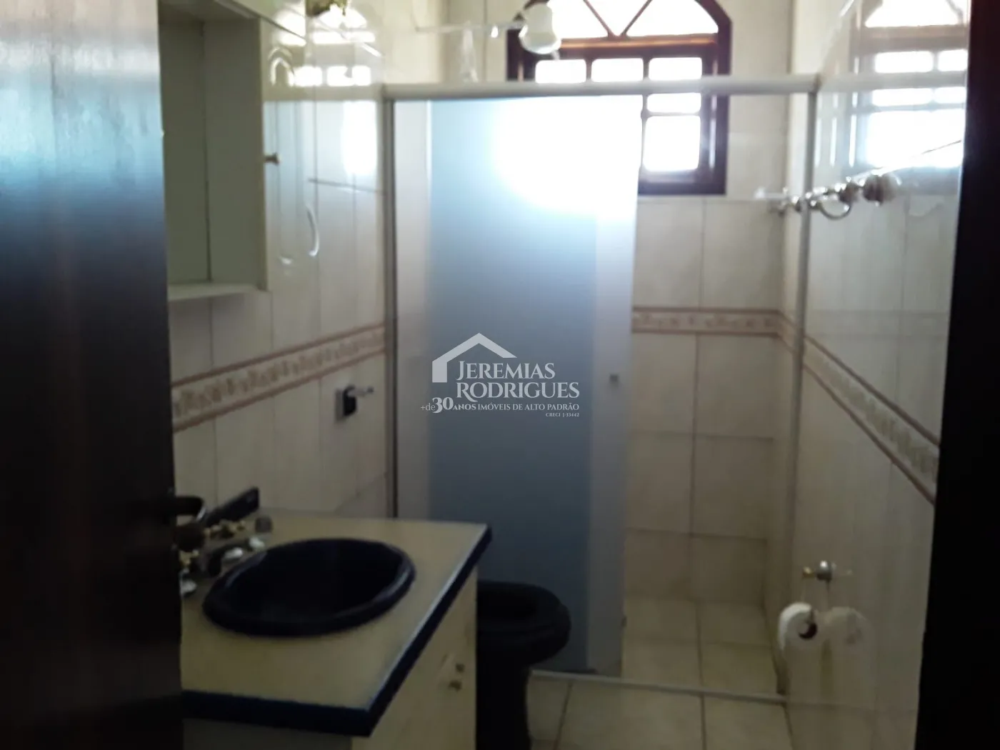 Casa sobradada à venda com 3 dormitórios no bairro Jardim Morumby em Taubaté/SP