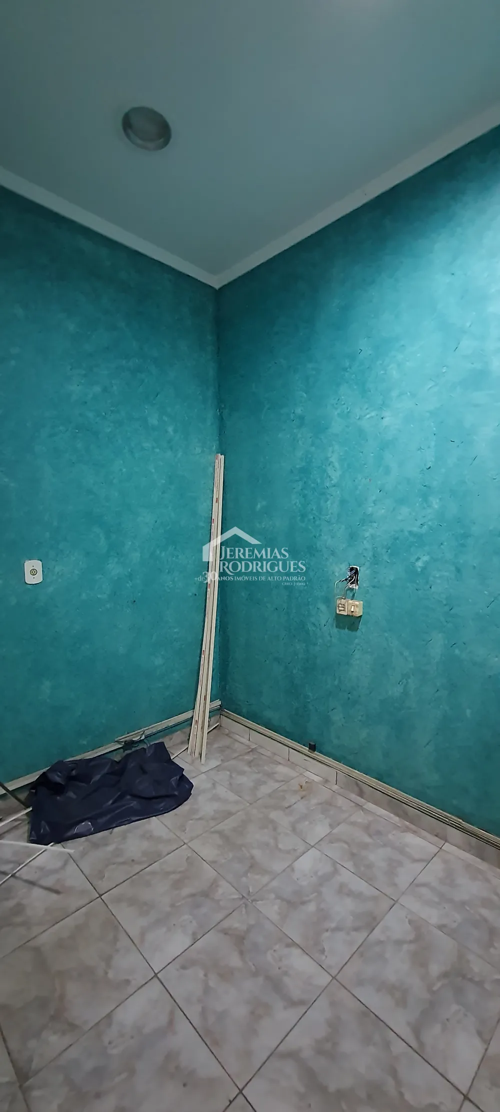 Prédio comercial com 310 m² -  Independencia - Taubaté/SP