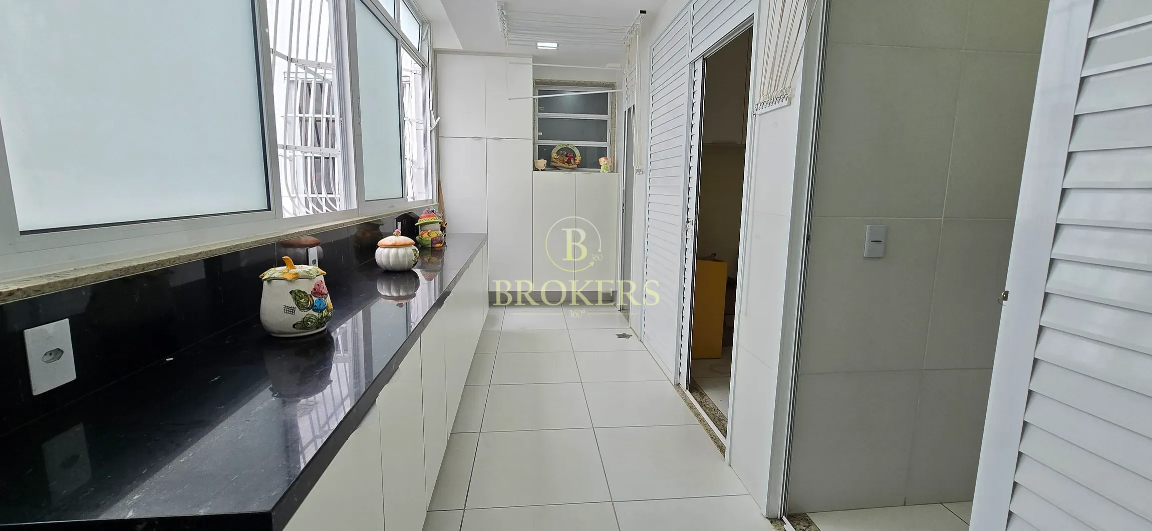 Apartamento espetacular, todo  modernizado à venda na Rua Figueiredo Magalhães, Copacabana, Rio de — foto 38