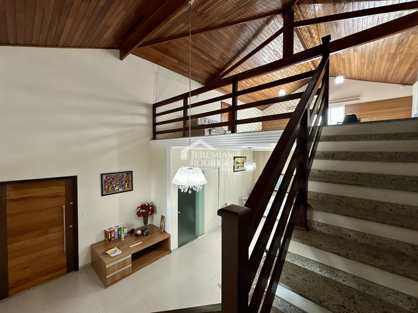 Casa comercial com 320 m² - Chácara Guizard - Taubaté/SP.