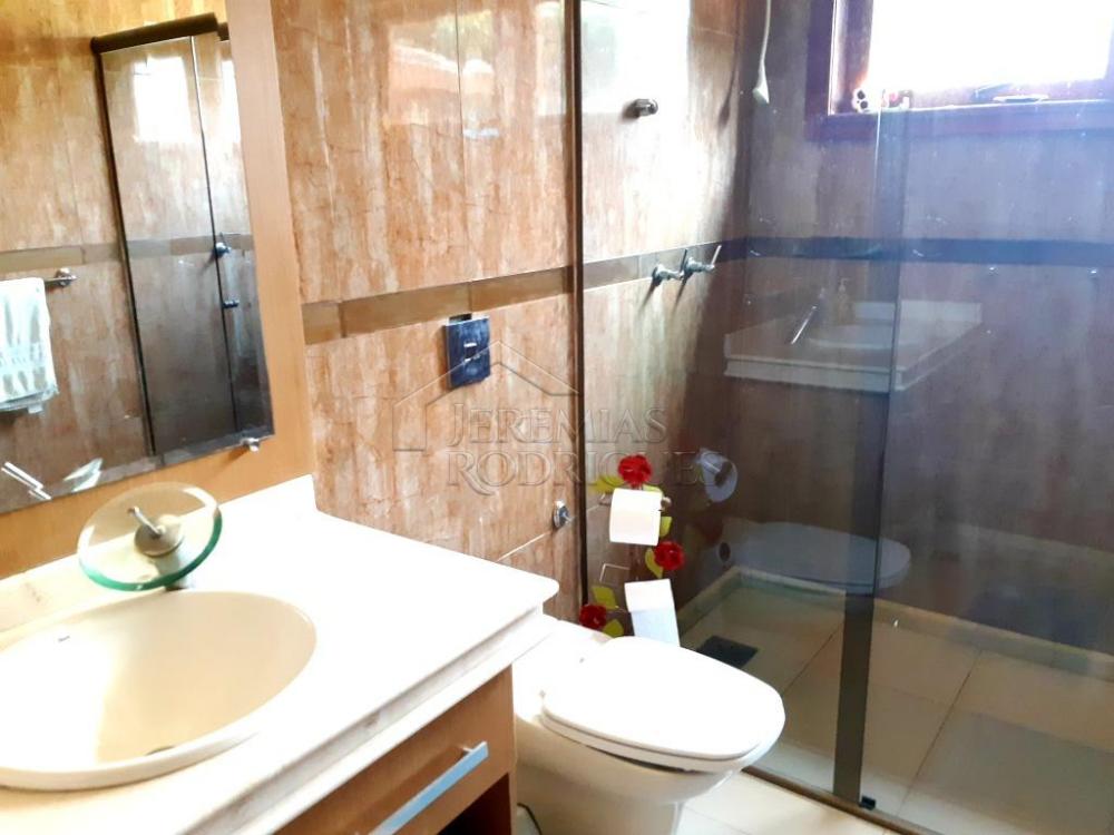 Casa à venda com 6 dormitórios no Condomínio Chácaras Cataguá em Taubaté/SP.