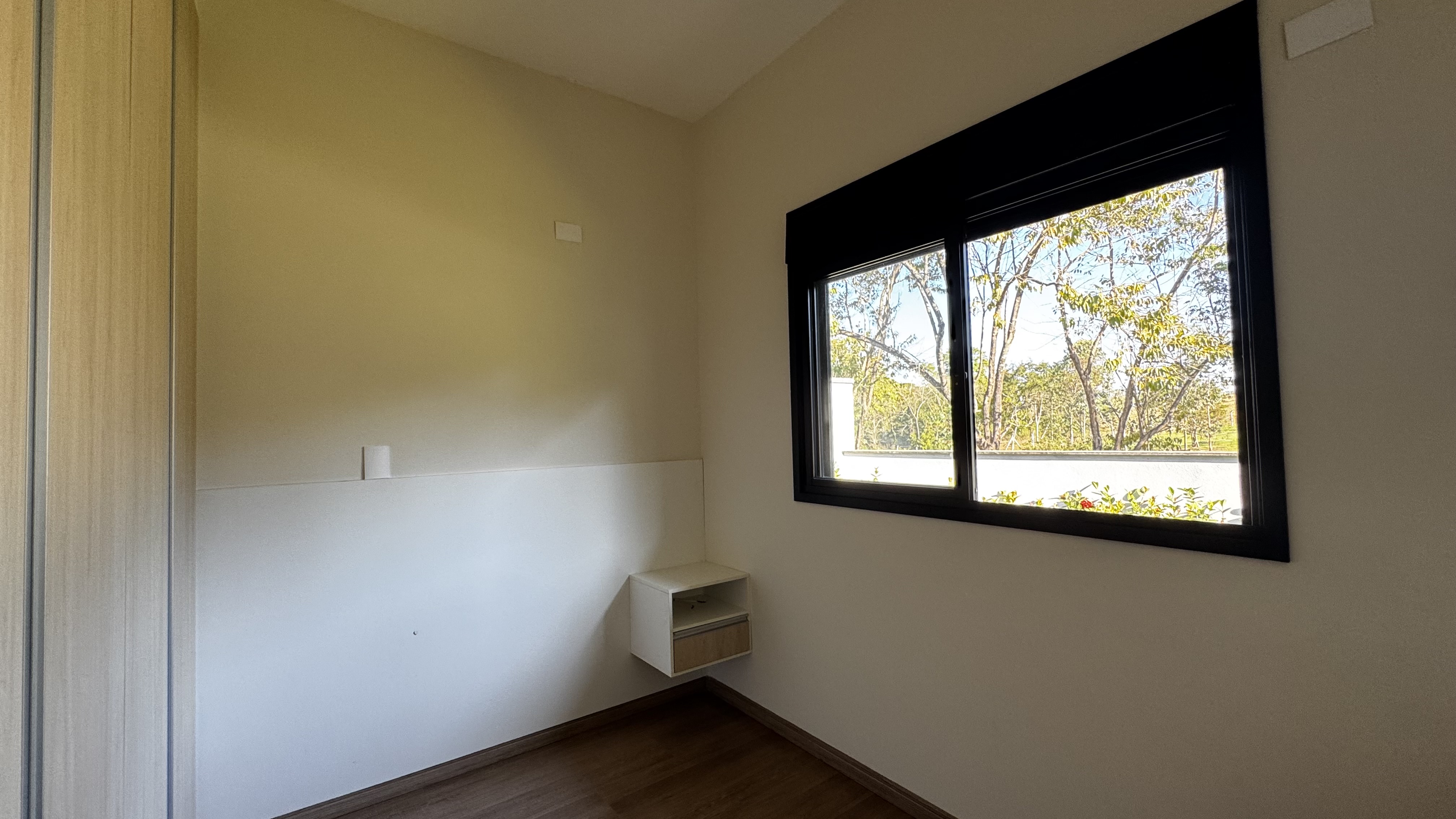 Casa para venda e locação com 3 suítes no Condomínio Reserva dos Lagos em Pindamonhangaba/SP.