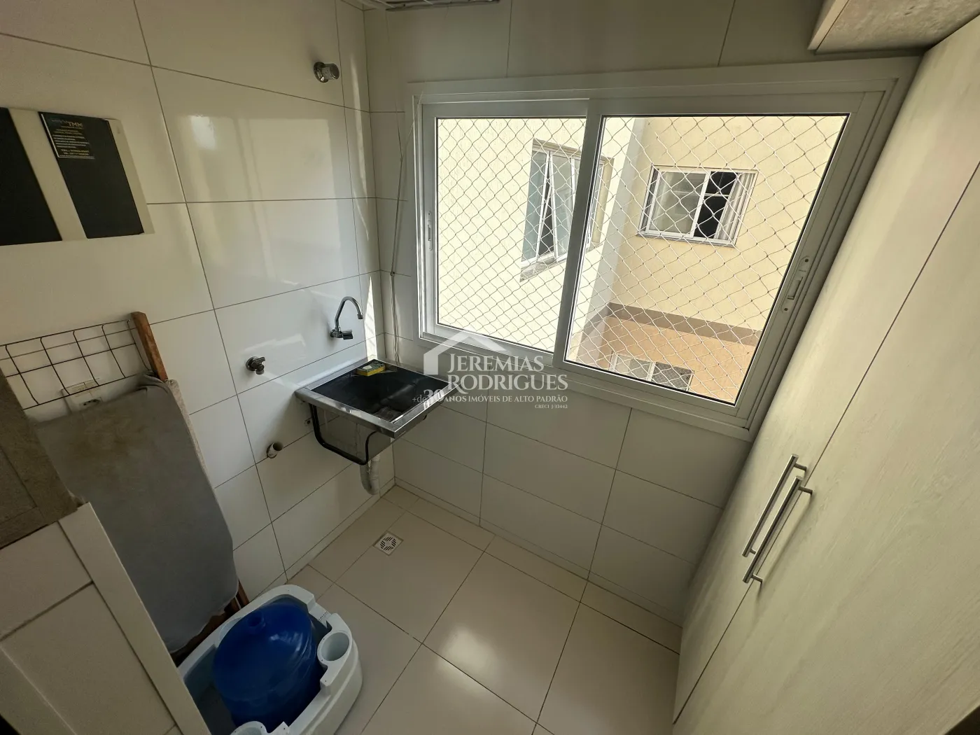 Apartamento para locação com 2 dormitórios, 69 m² - Edifício Embaúba - Pindamonhangaba/SP.