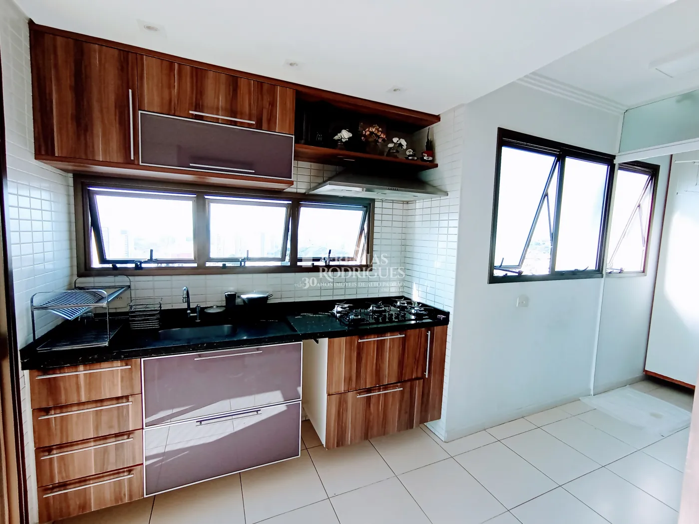 Apartamento à venda com 3 dormitórios no Edifício Jabuticabeiras em Taubaté/SP