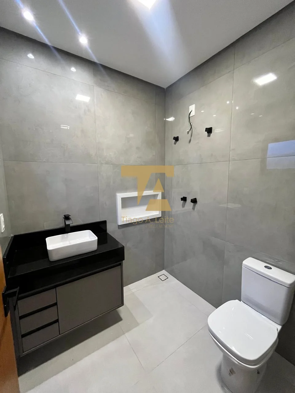 Casa Térrea com 3 Suítes e Fachada Contemporânea – Condomínio Pérola do Vale, Tremembé/SP