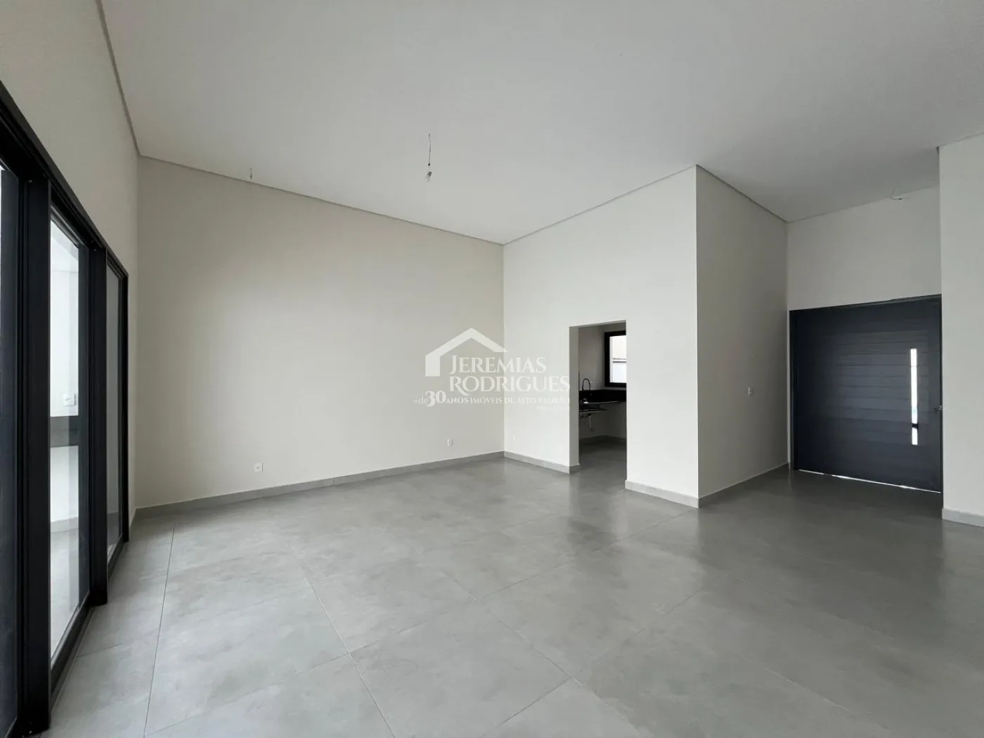 Casa com 3 dormitórios, 184 m² - Condomínio Parque das Araucárias - Tremembé/SP.