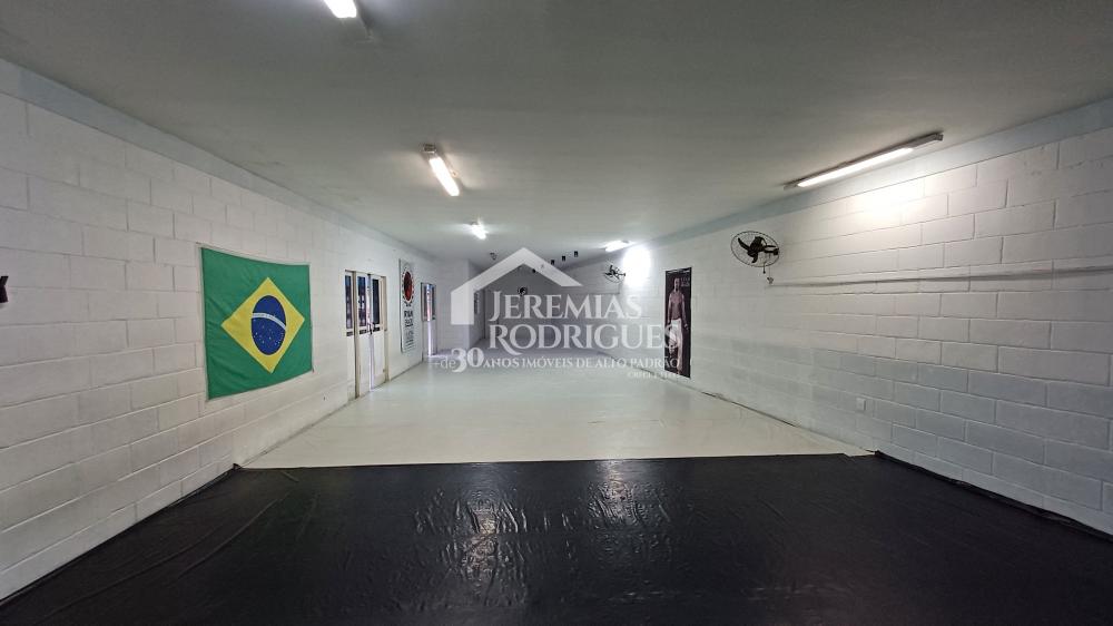 Prédio comercial à venda no Parque São Domingos!