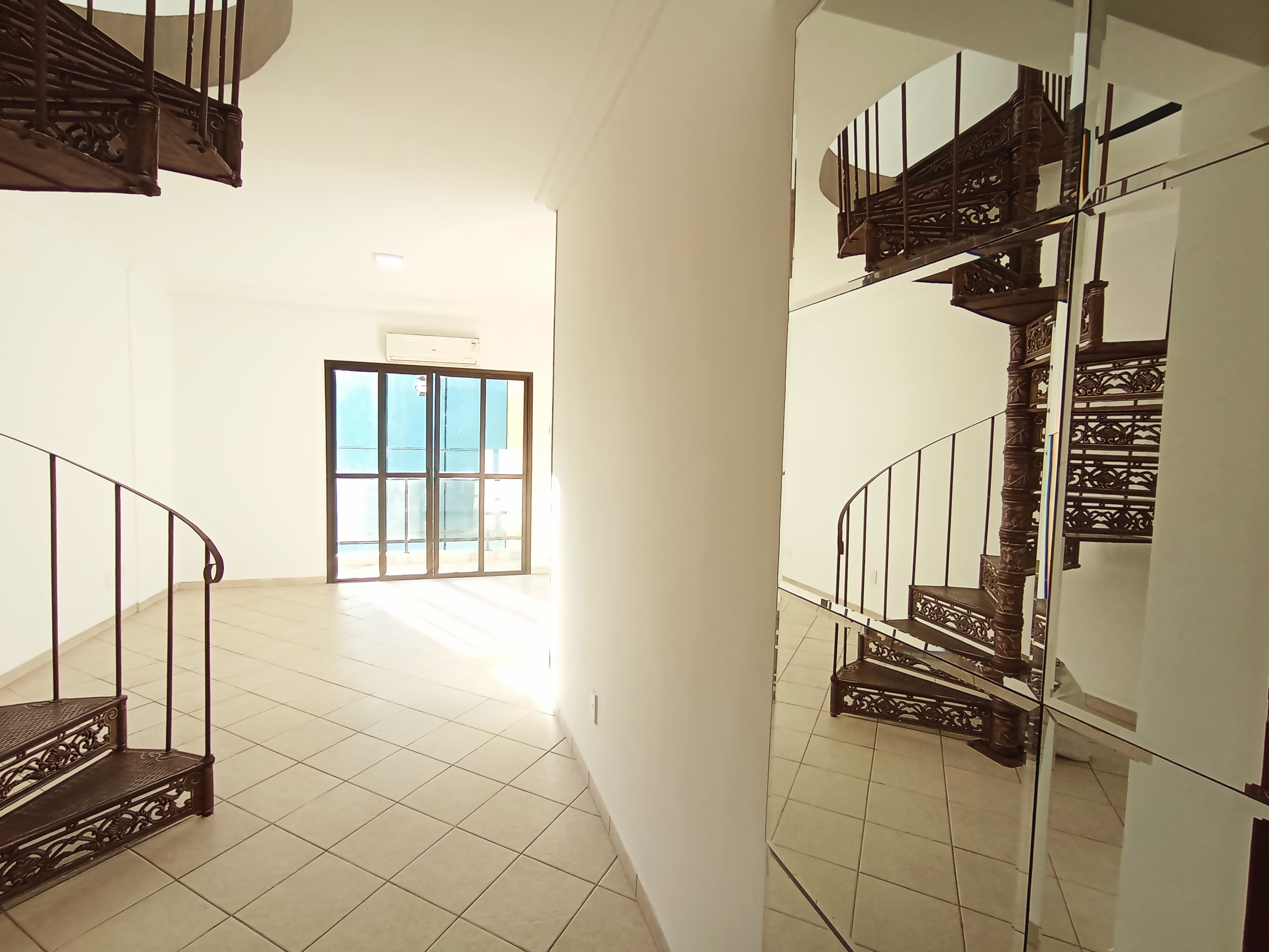 Cobertura à venda com 3 dormitórios, 125 m² no Edifício Michel Abud em Taubaté/SP.