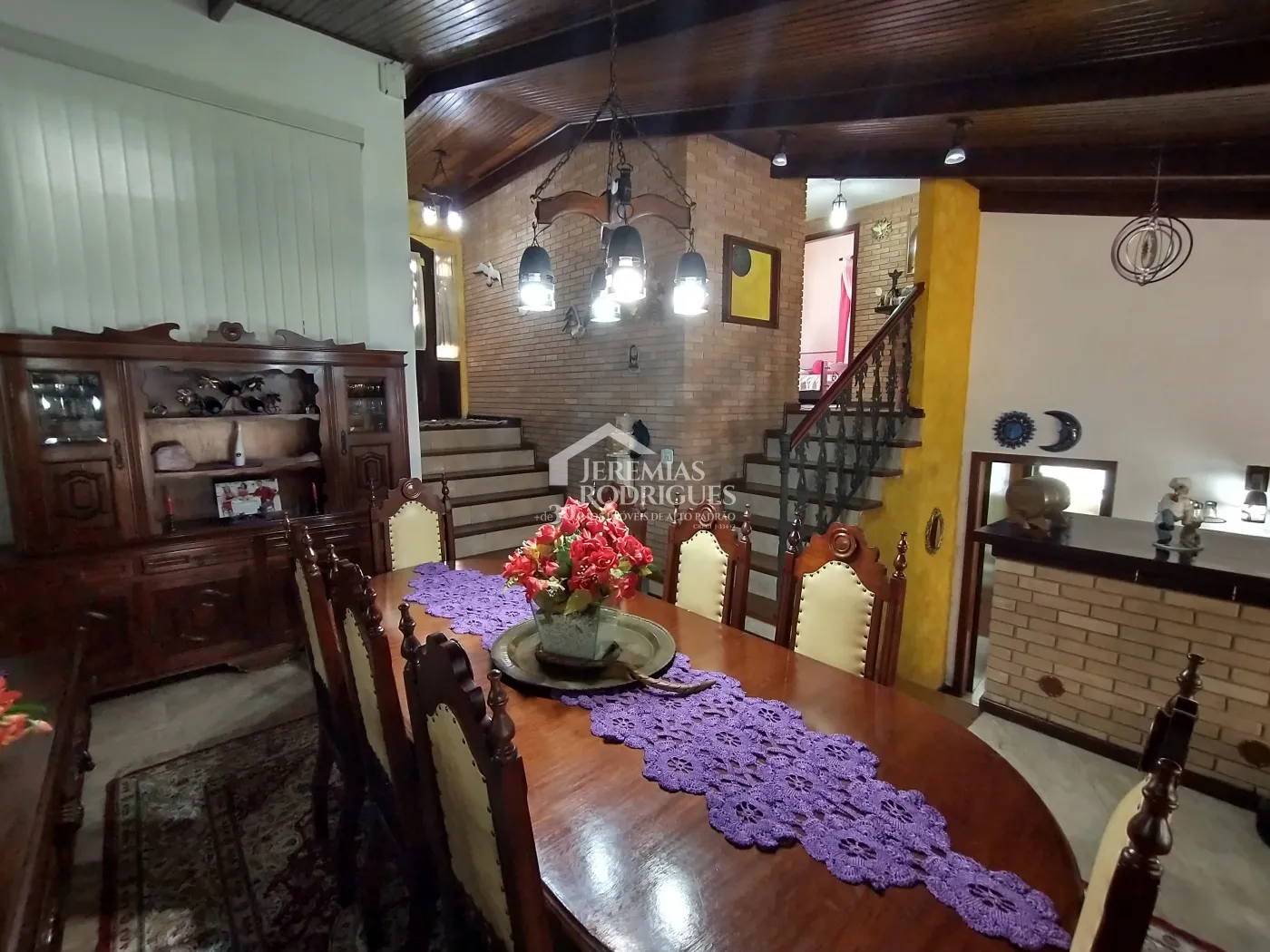 Casa com 4 dormitórios, 265 m² -  Alto do Capivari - Campos do Jordão /SP