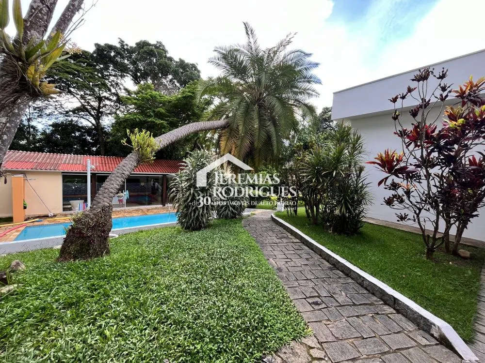 Chácara à venda com 2.000 m² no Condomínio Chácaras Cataguá, em Taubaté/SP.