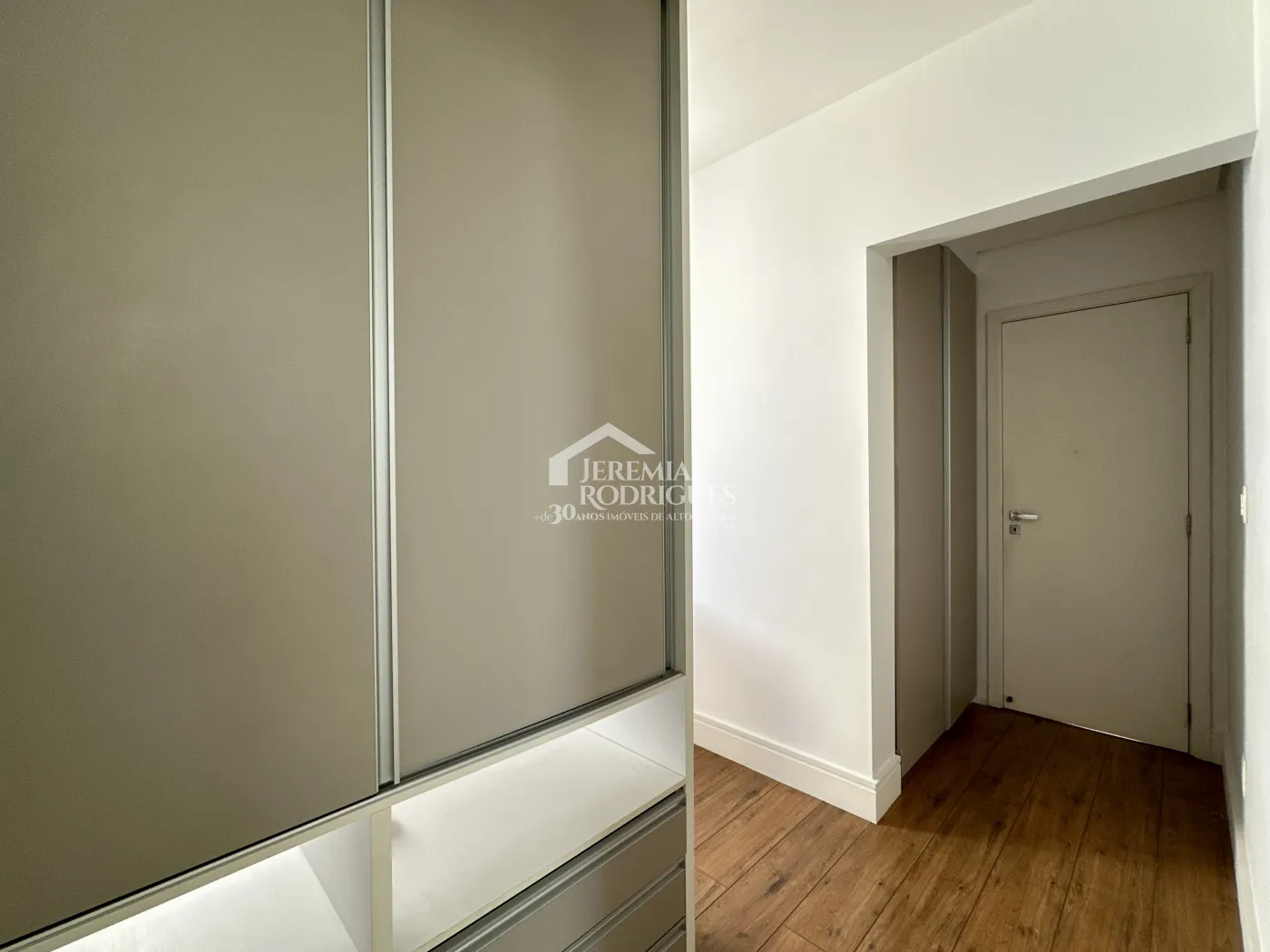 Apartamento com 3 suítes, 130 m² - Edifício Figueiras - Taubaté/SP