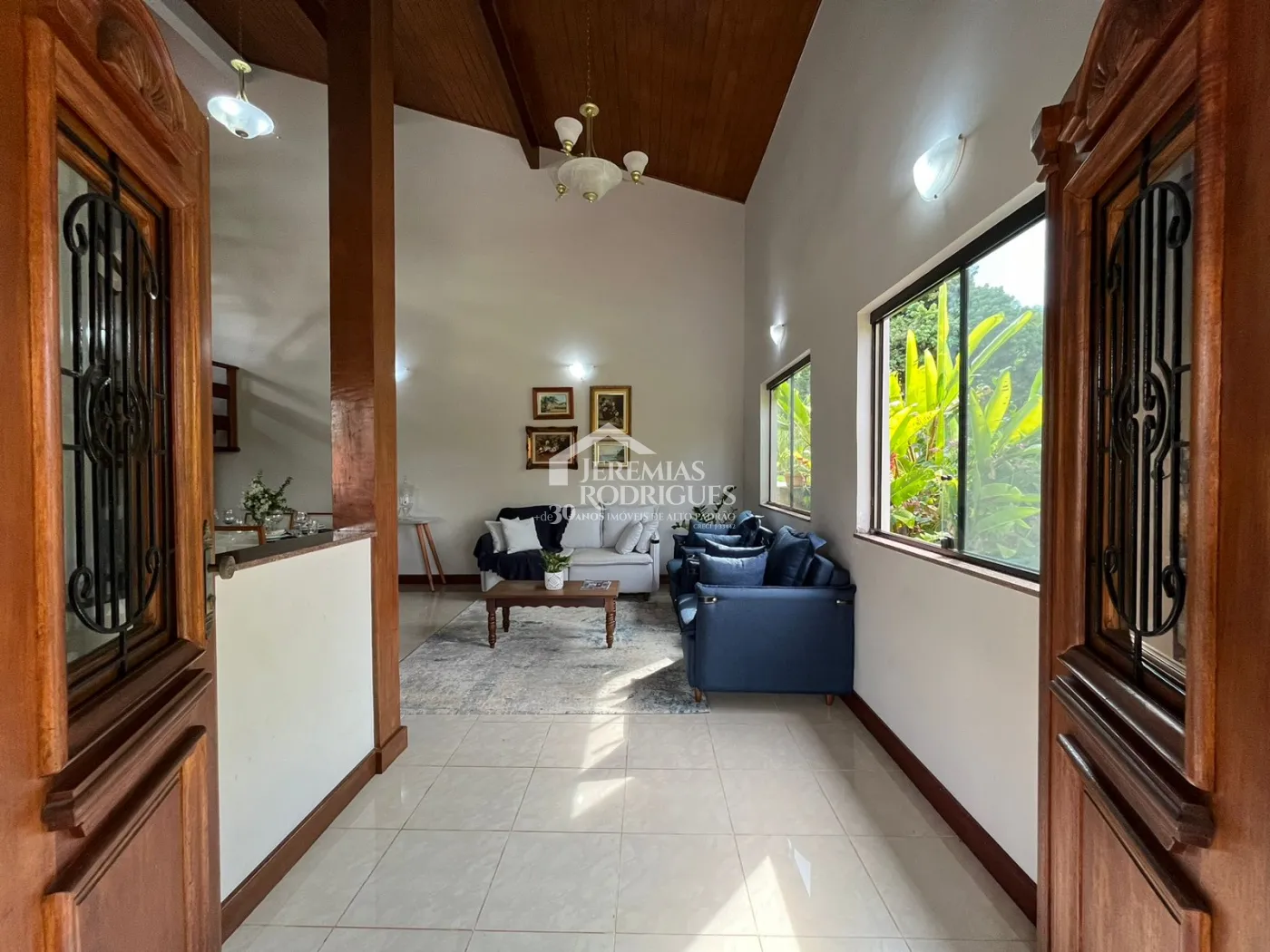 Casa com 4 dormitórios, 421 m² - Condomínio Chácaras Cataguá - Taubaté/SP.