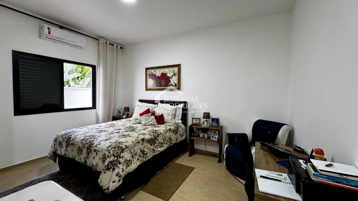 Casa à venda com 3 suítes no Condomínio Reserva dos Lagos em Pindamonhangaba/SP.