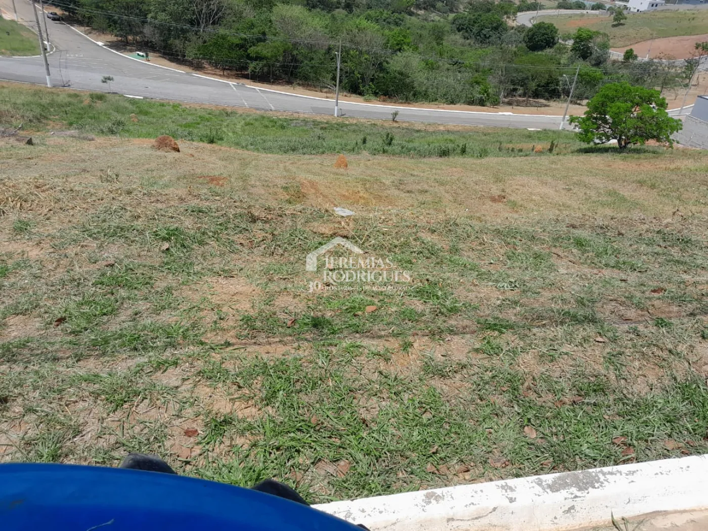 Terreno à venda com 630 m² no Condomínio Campos do Conde em Taubaté/SP.