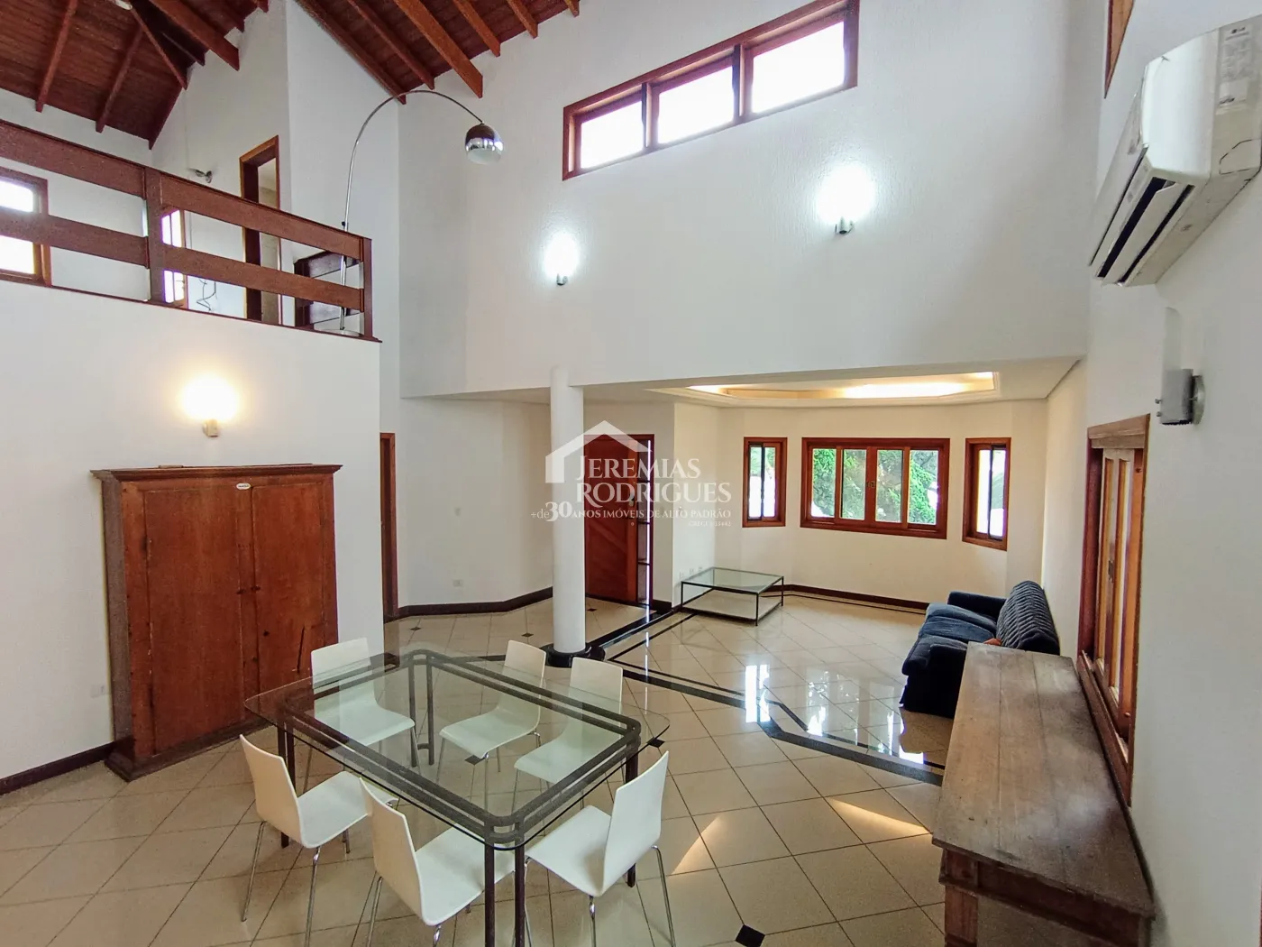 Casa para venda e locação com 3 dormitórios no Condomínio Taubaté Village em Taubaté/SP