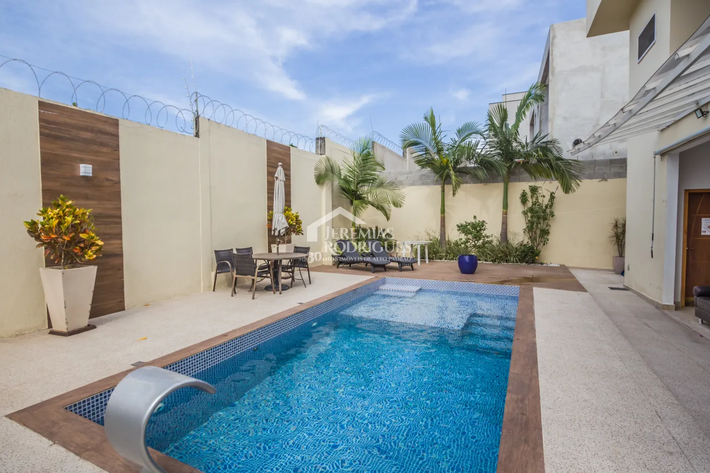 Casa com 4 dormitórios, 295 m² - Condomínio Reserva dos Lagos - Pindamonhangaba/SP