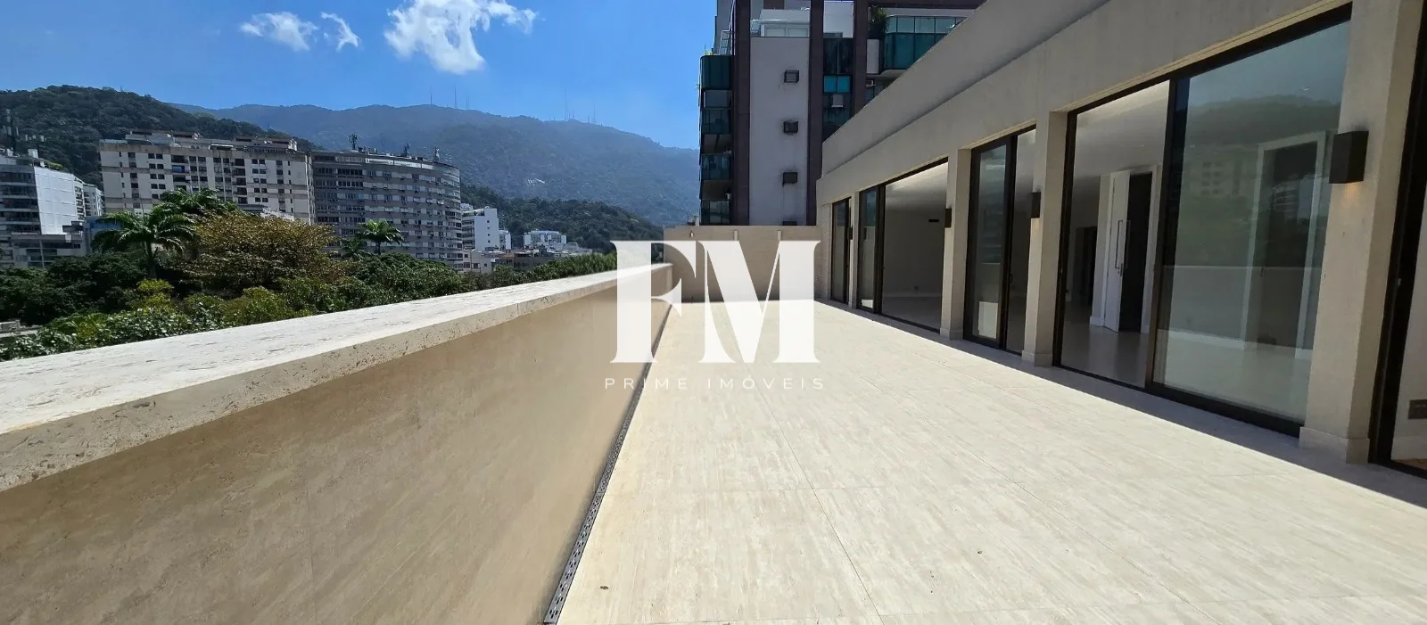 Cobertura linear, toda modernizada à venda no Leblon, São 460m², 4 suítes, vista indevassável! - foto 7