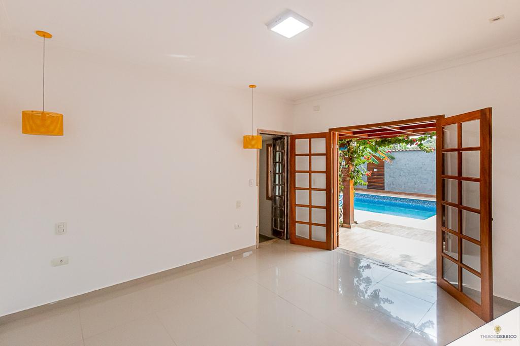 Casa para venda e locação com 4 dormitórios no Condomínio Colonial Village I em Pindamonhangaba/SP.