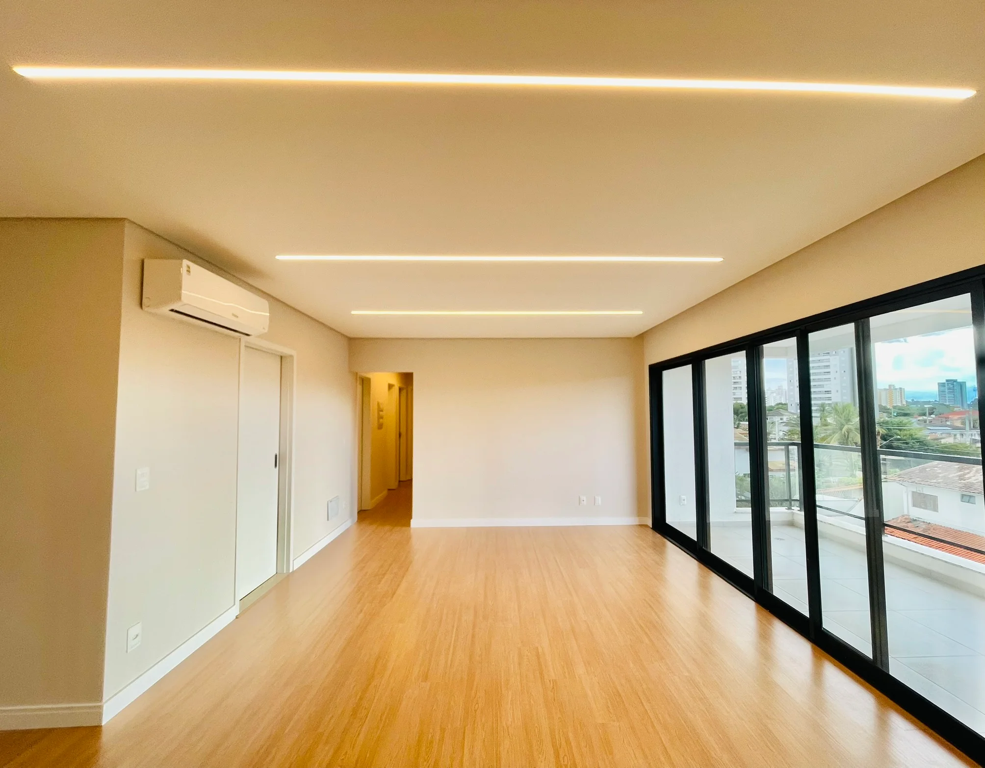 Apartamento para venda e locação com 3 dormitórios no Condomínio Lucca em Taubaté/SP. 