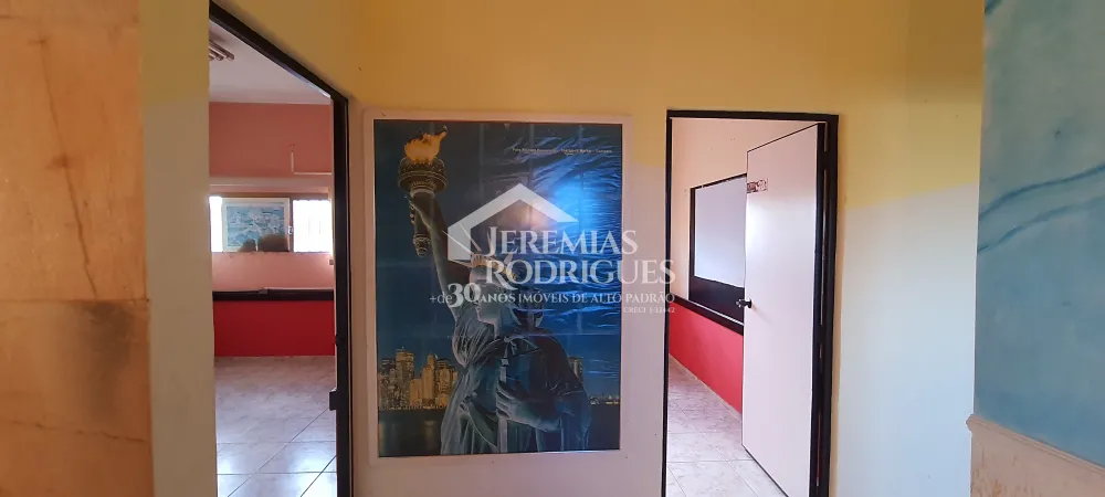 Prédio comercial com 310 m² -  Independencia - Taubaté/SP