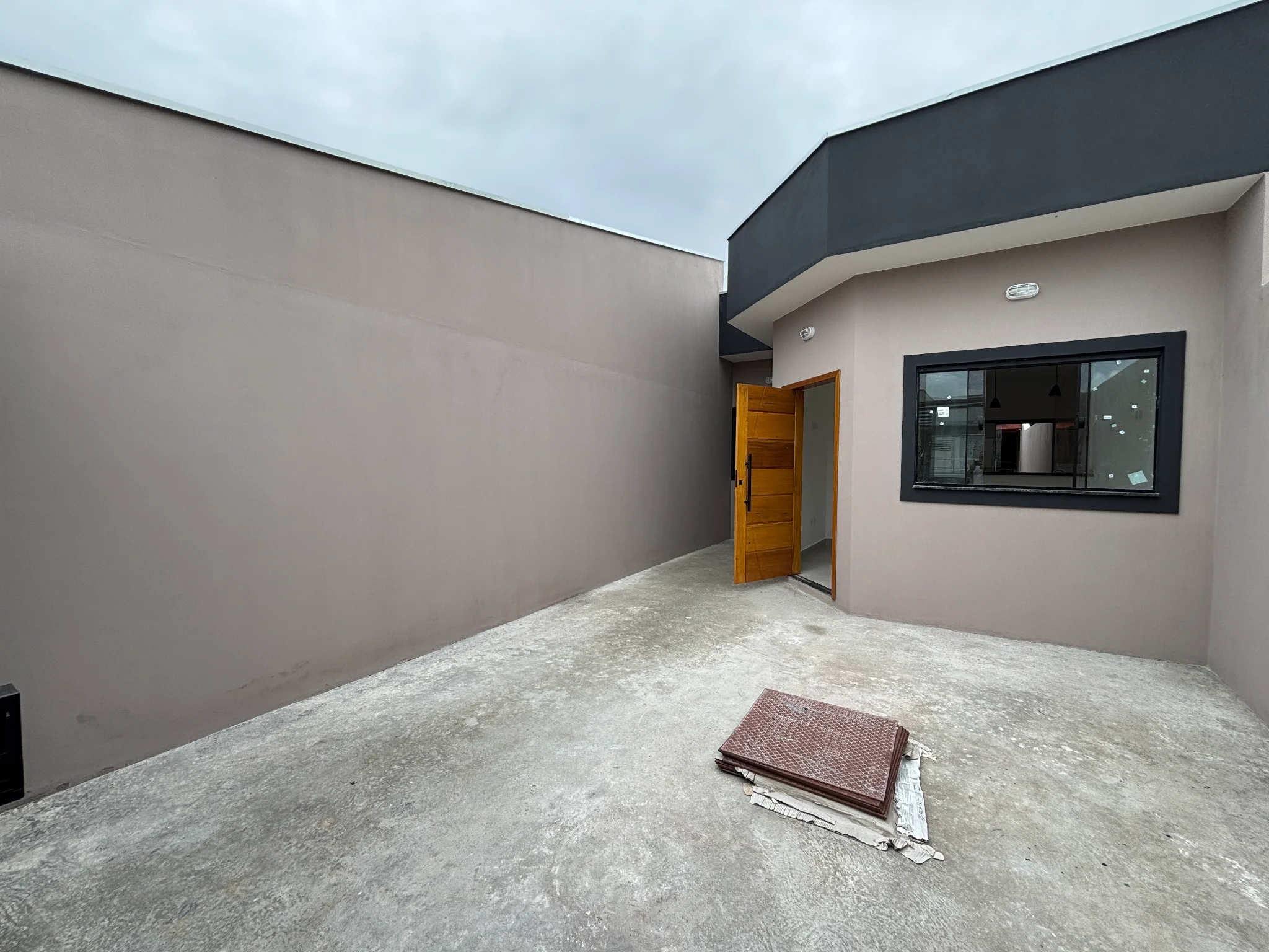 Casa no Portal dos Eucaliptos em Pindamonhangaba com suíte e área gourmet