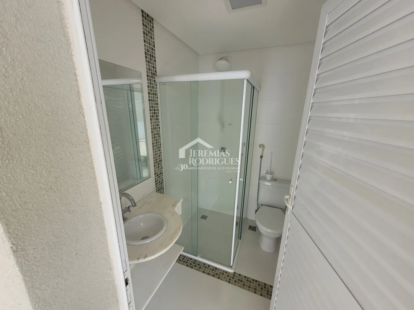 Casa para venda e locação com 3 dormitórios no Condomínio Campos do Conde I em Tremembé/SP