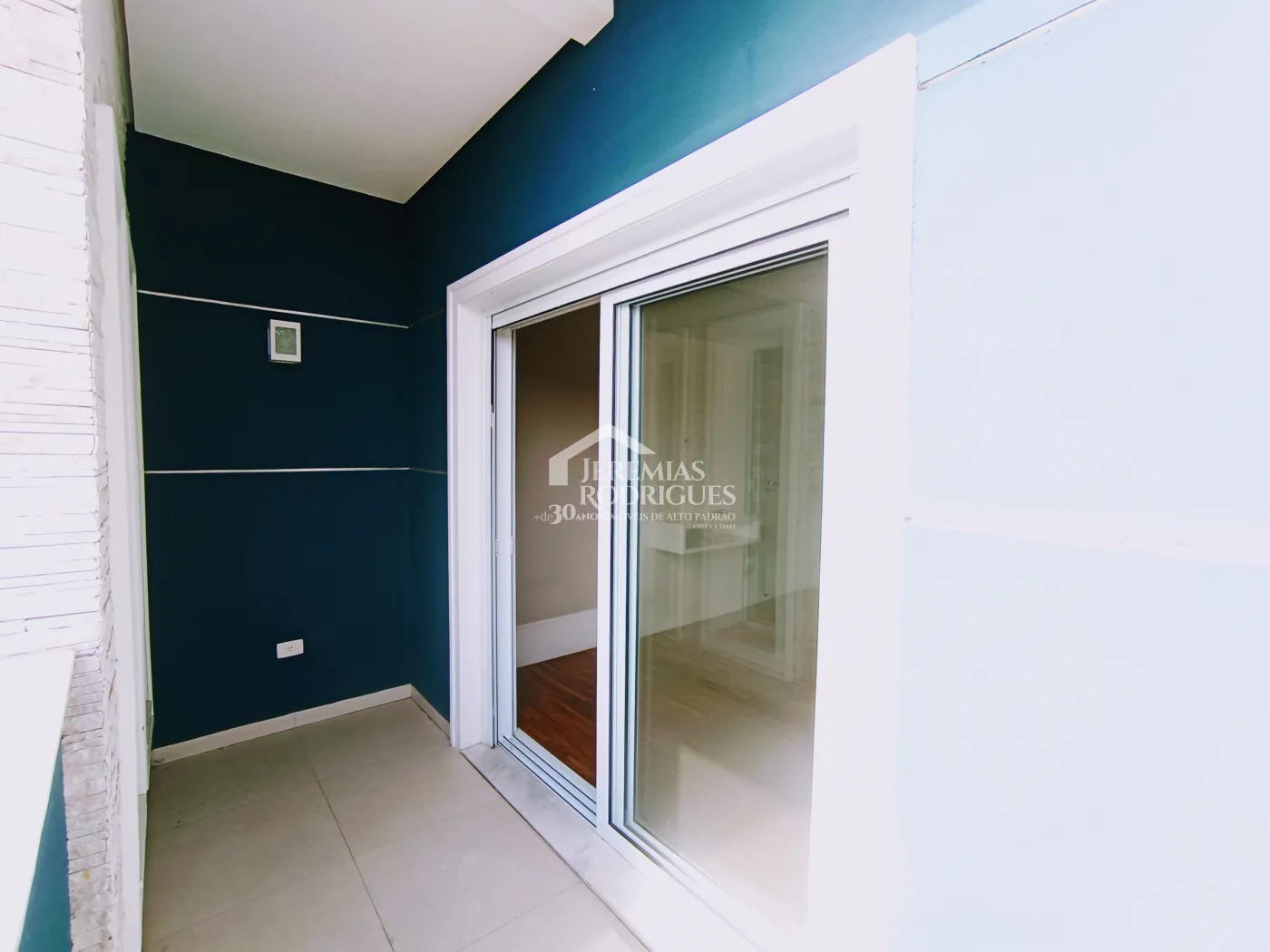 Casa para venda e locação com 4 suítes no Condomínio Taubaté Village em Taubaté/SP.