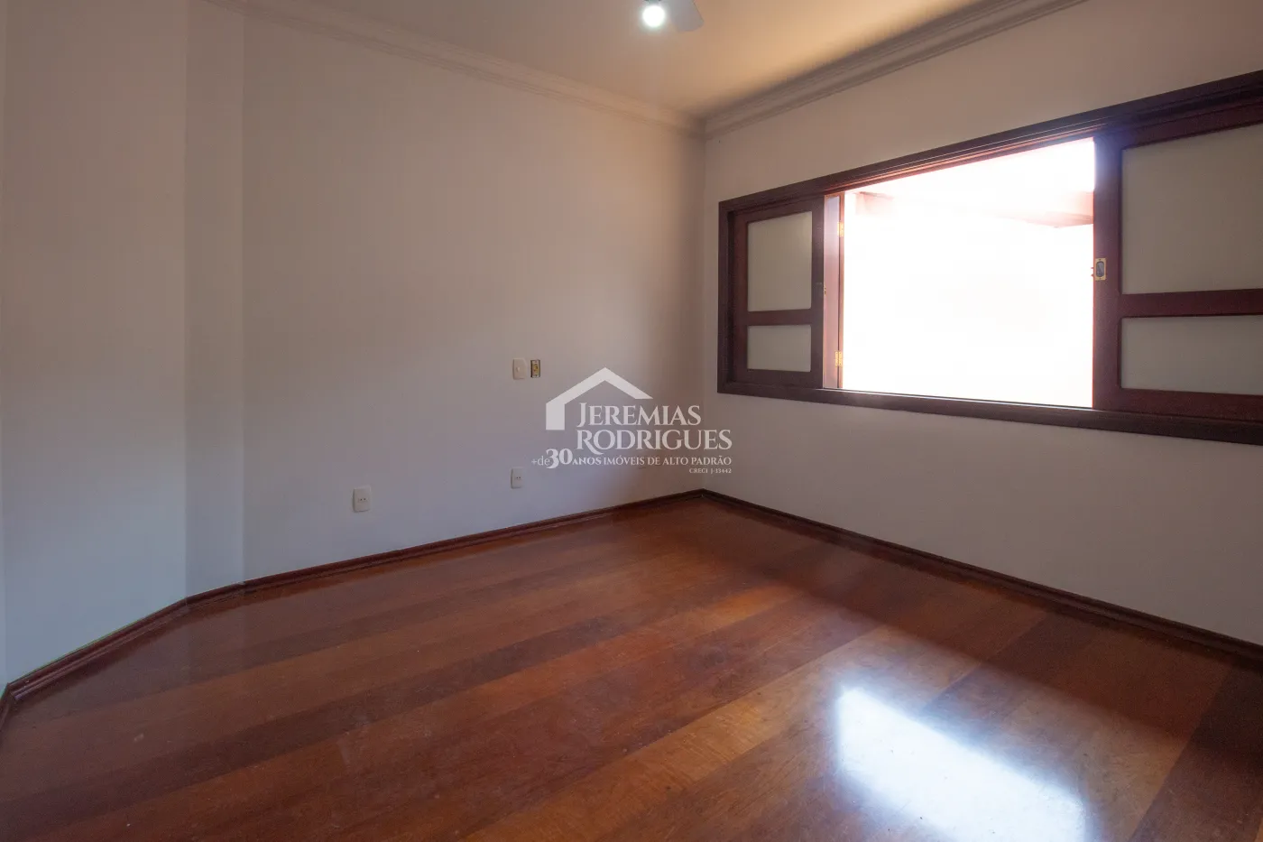 Casa com 4 suítes, 576 m² - Condomínio Village Paineiras - Pindamonhangaba/SP
