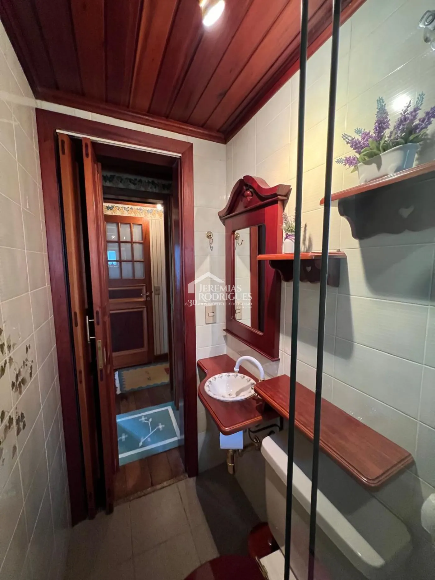 Apartamento à venda com 4 dormitórios, 324m² no Condomínio Le Bourg Saint Maurice em Campos do Jordão/SP.