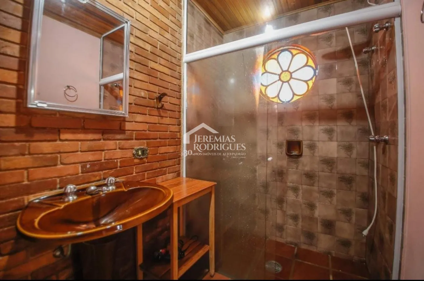 Casa para venda com 11 dormitórios no bairro Recanto Feliz em Campos do Jordão/SP