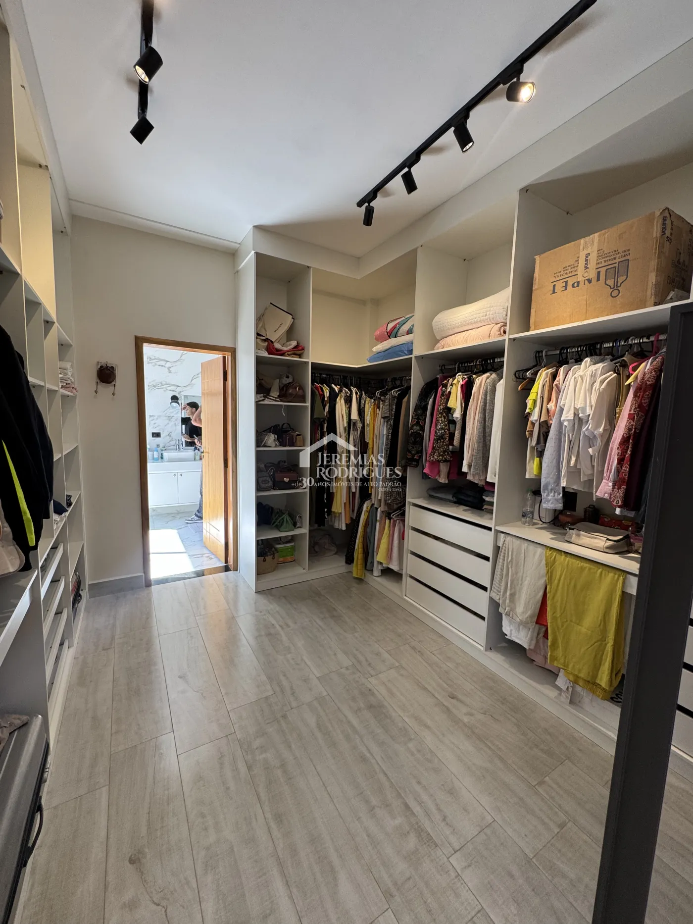 Casa à venda com 4 quartos no Condomínio Village Paineiras em Pindamonhangaba/SP