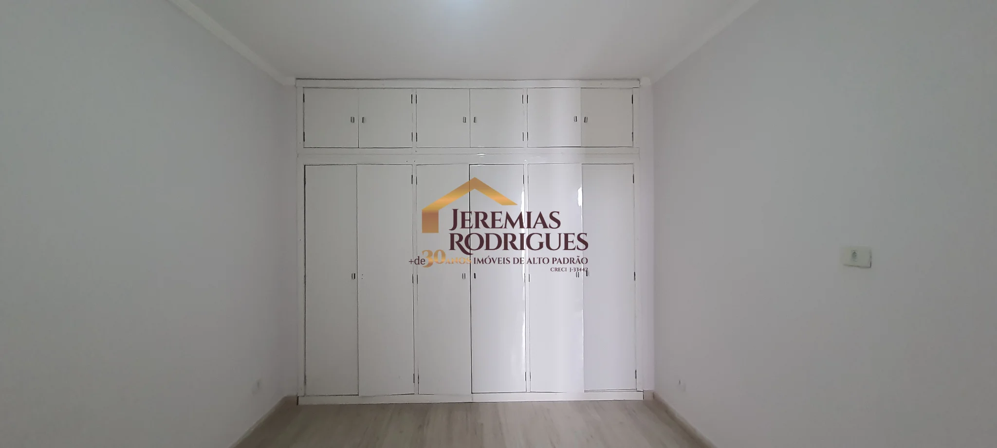 Casa á venda no Bairro Jardim Russi em Taubaté/SP. — foto 8