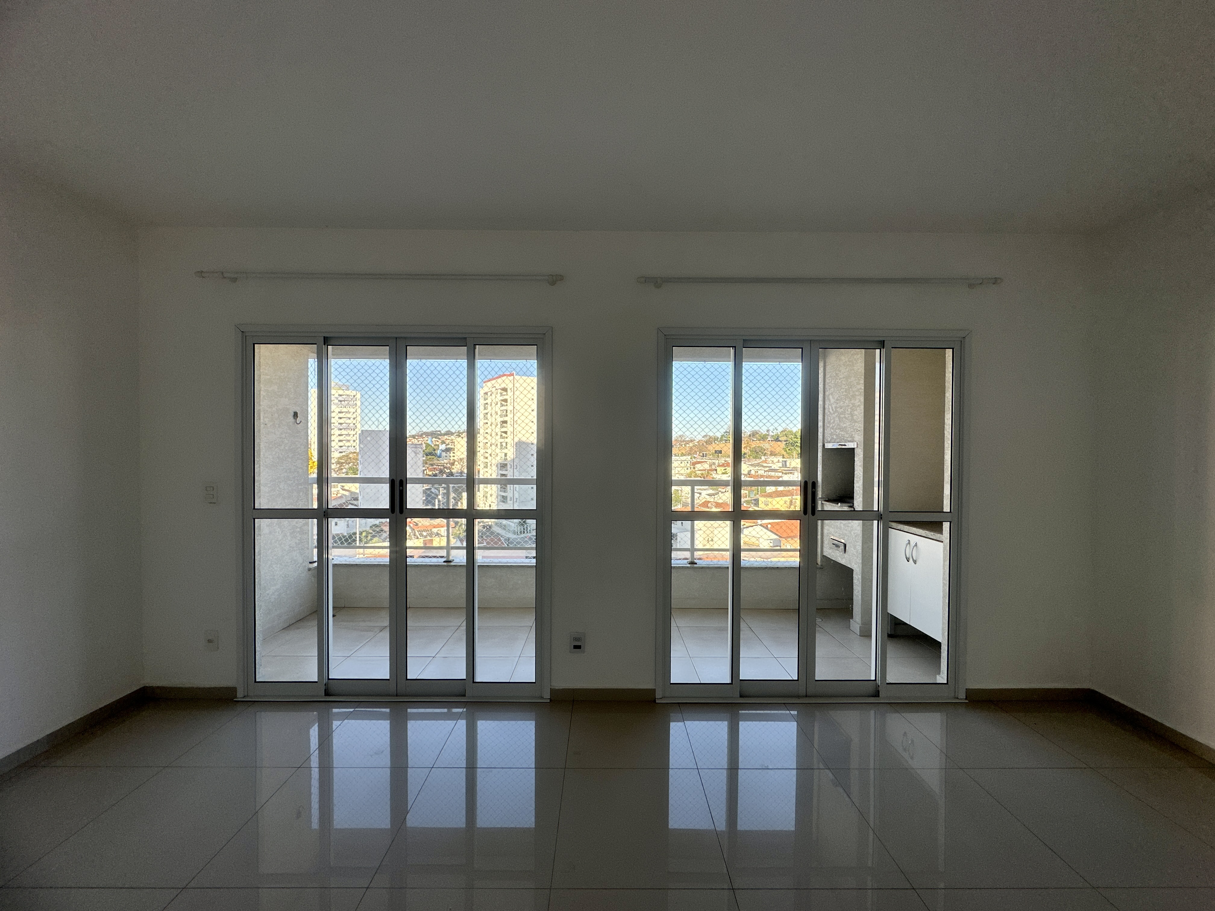 Apartamento para locação com 2 dormitórios, 75 m² no Edifício Camburi em Taubaté/SP