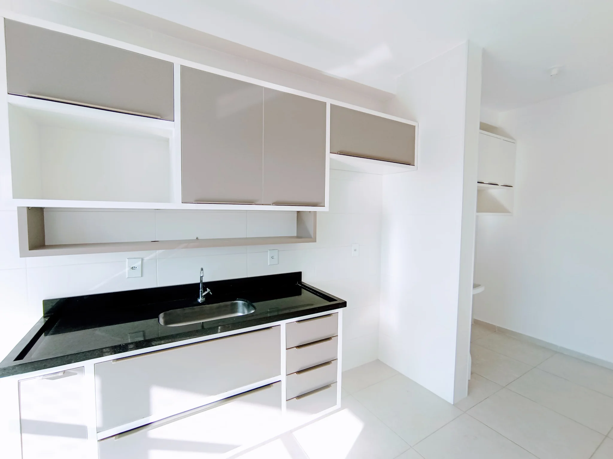 Apartamento para locação com 2 dormitórios, 72 m² no Residencial Allure em Taubaté/SP.