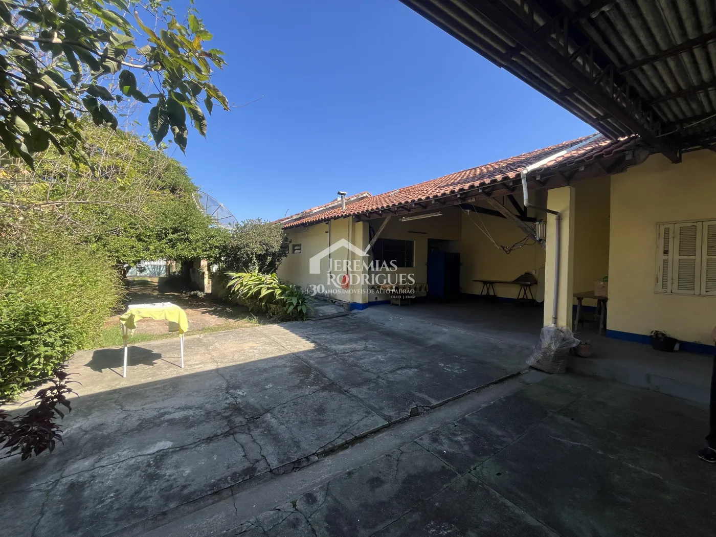 Terreno com 1.800 m² no bairro Campo Alegre em Pindamonhangaba/SP.