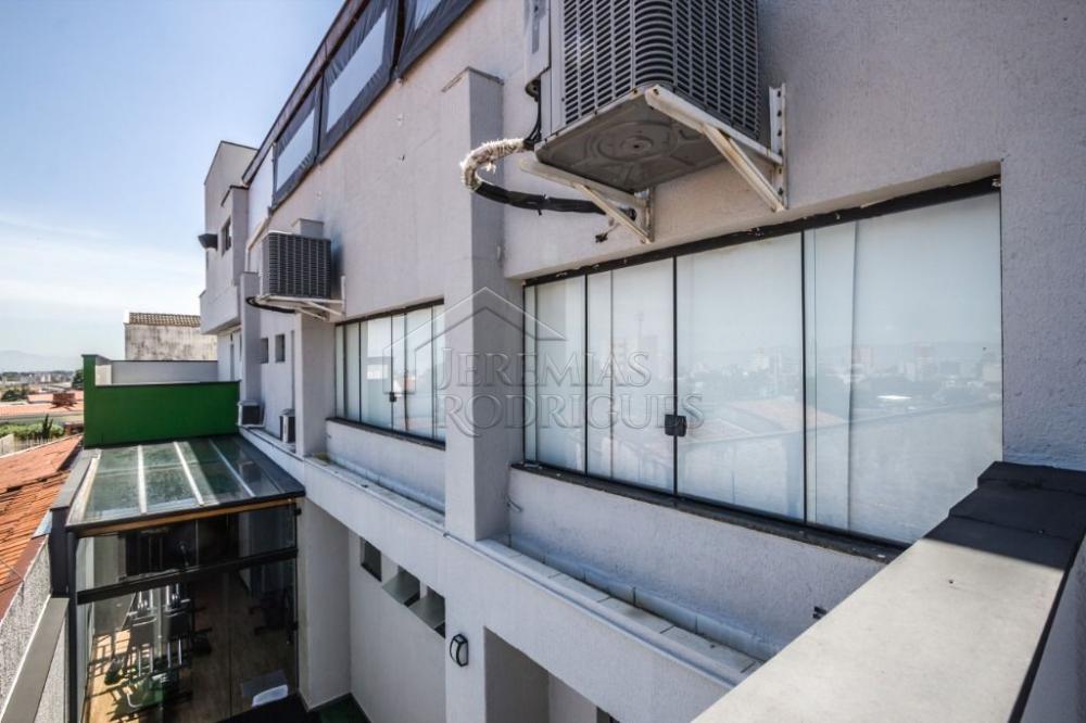 Prédio comercial à venda no Centro em Taubaté/SP. 