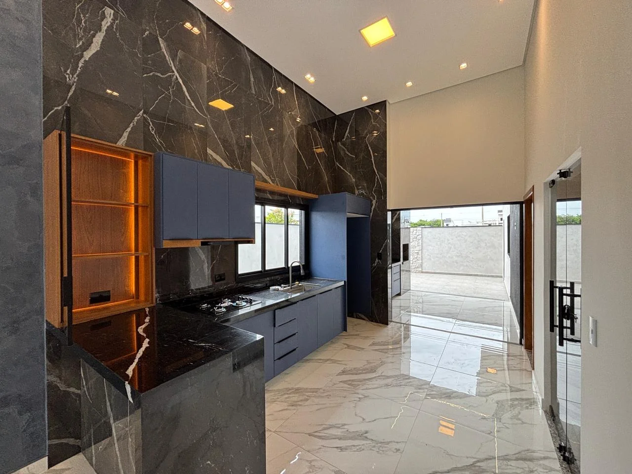 Casa alto padrão 120m² com jardim de inverno à venda no Bosque da Imperatriz – Pindamonhangaba/SP