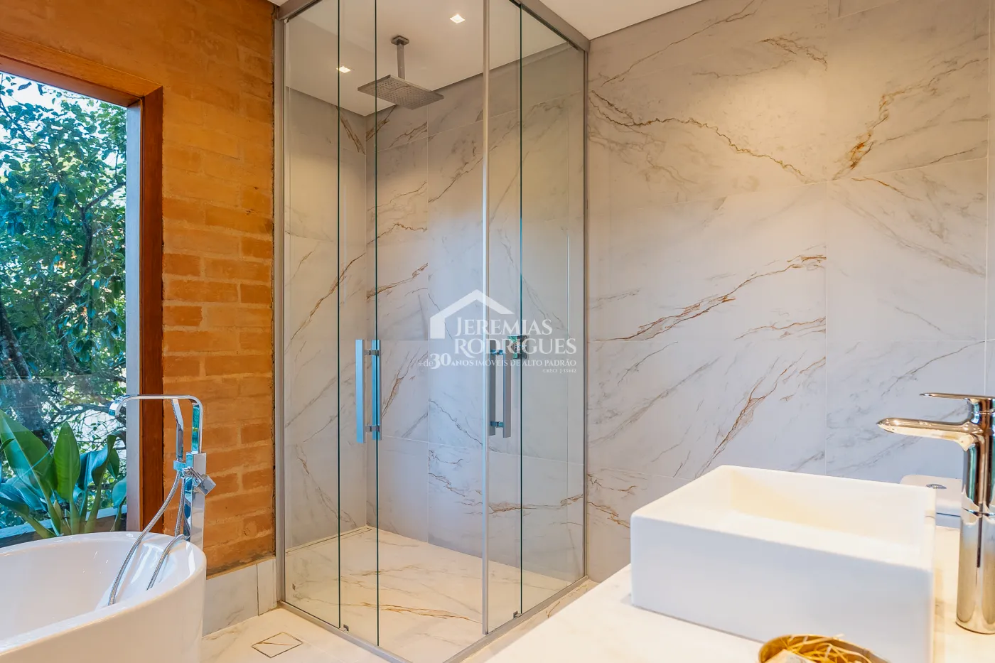 Casa com 4 suítes no condomínio Reserva Figueiredo em Campos do Jordão/SP