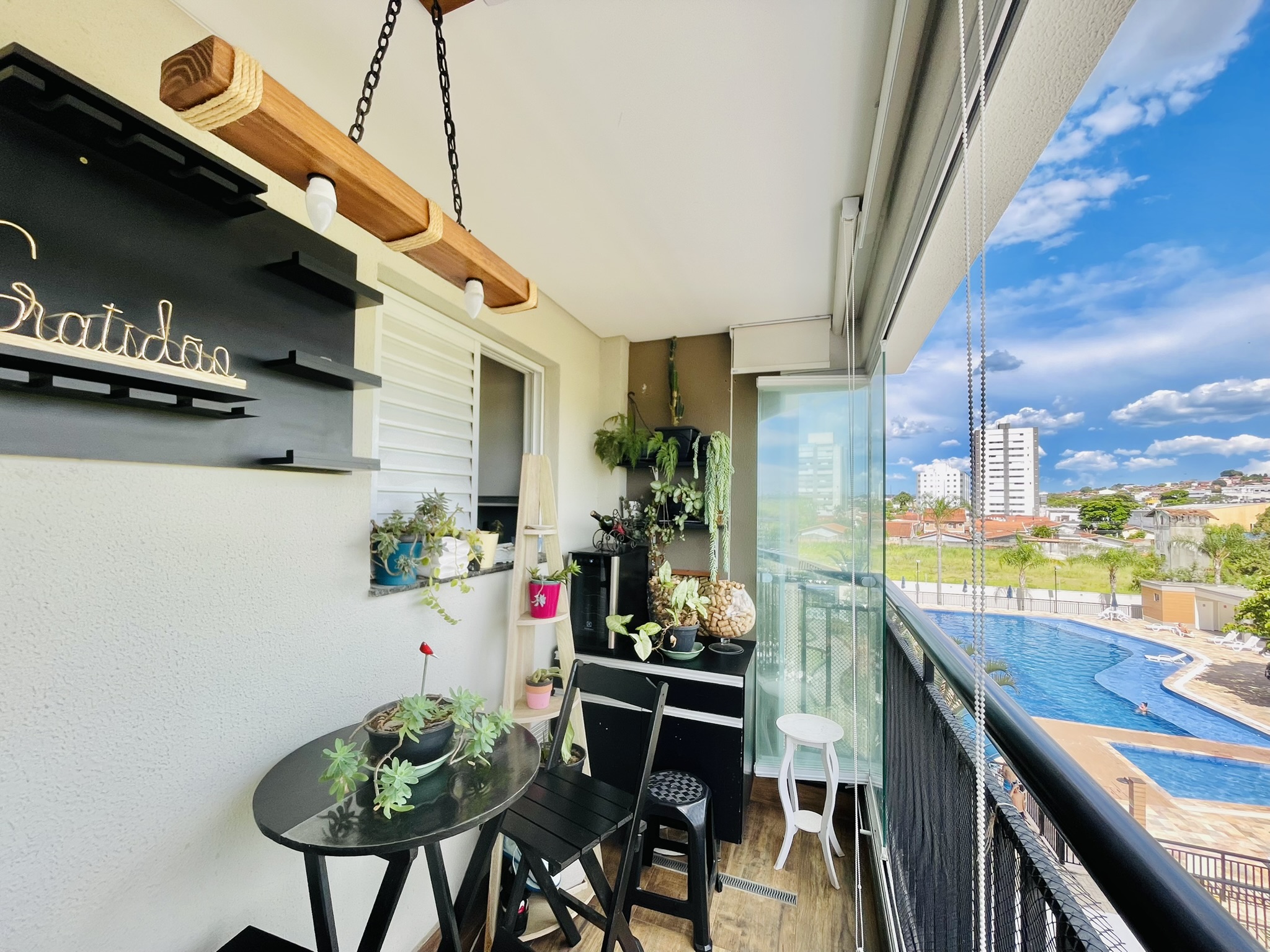 Apartamento à venda com 3 dormitórios, 82 m² no Condomínio Cyan em Taubaté/SP. 
