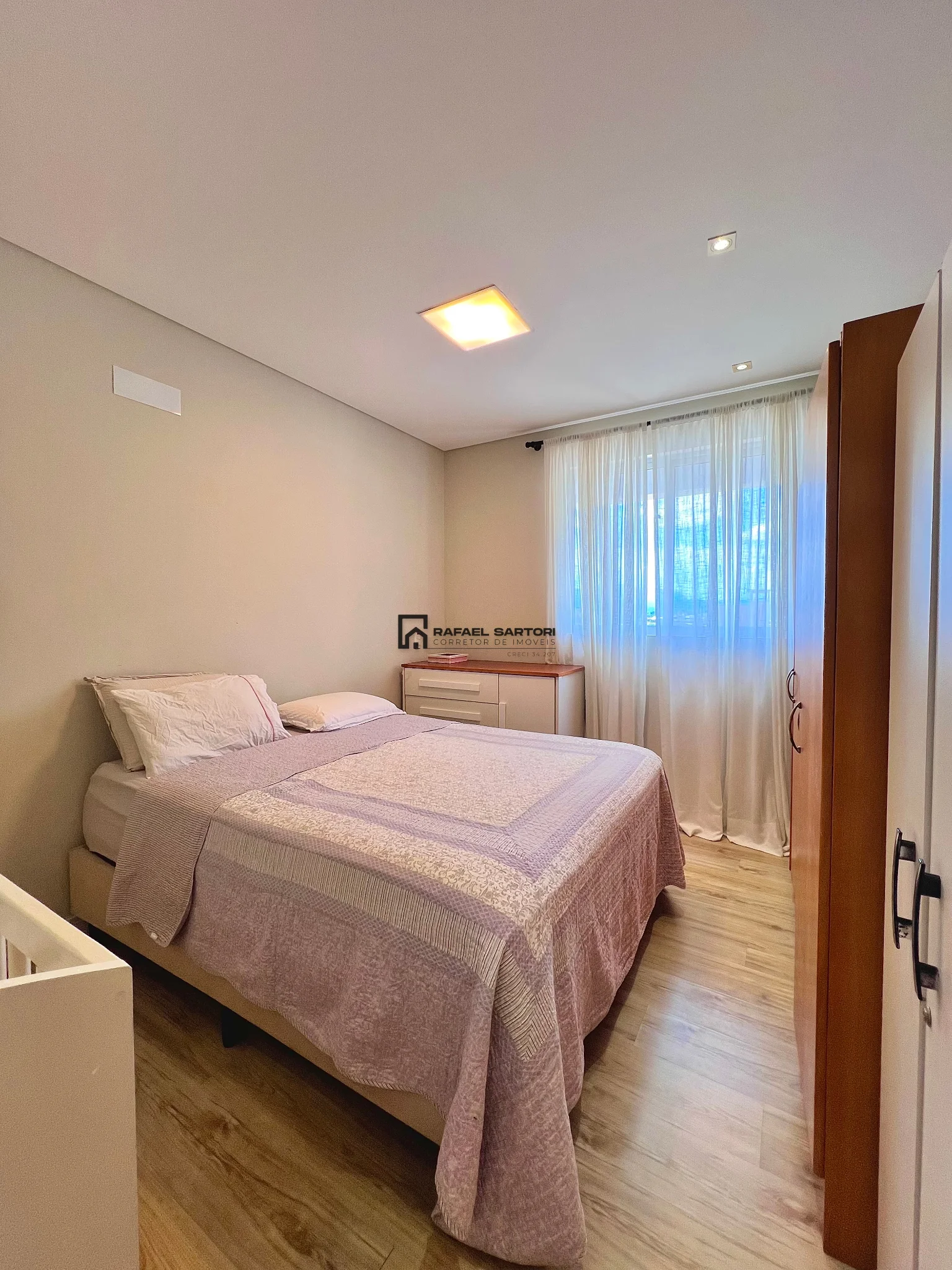 APARTAMENTO MOBILIADO NA DIVISA COM O CENTRO