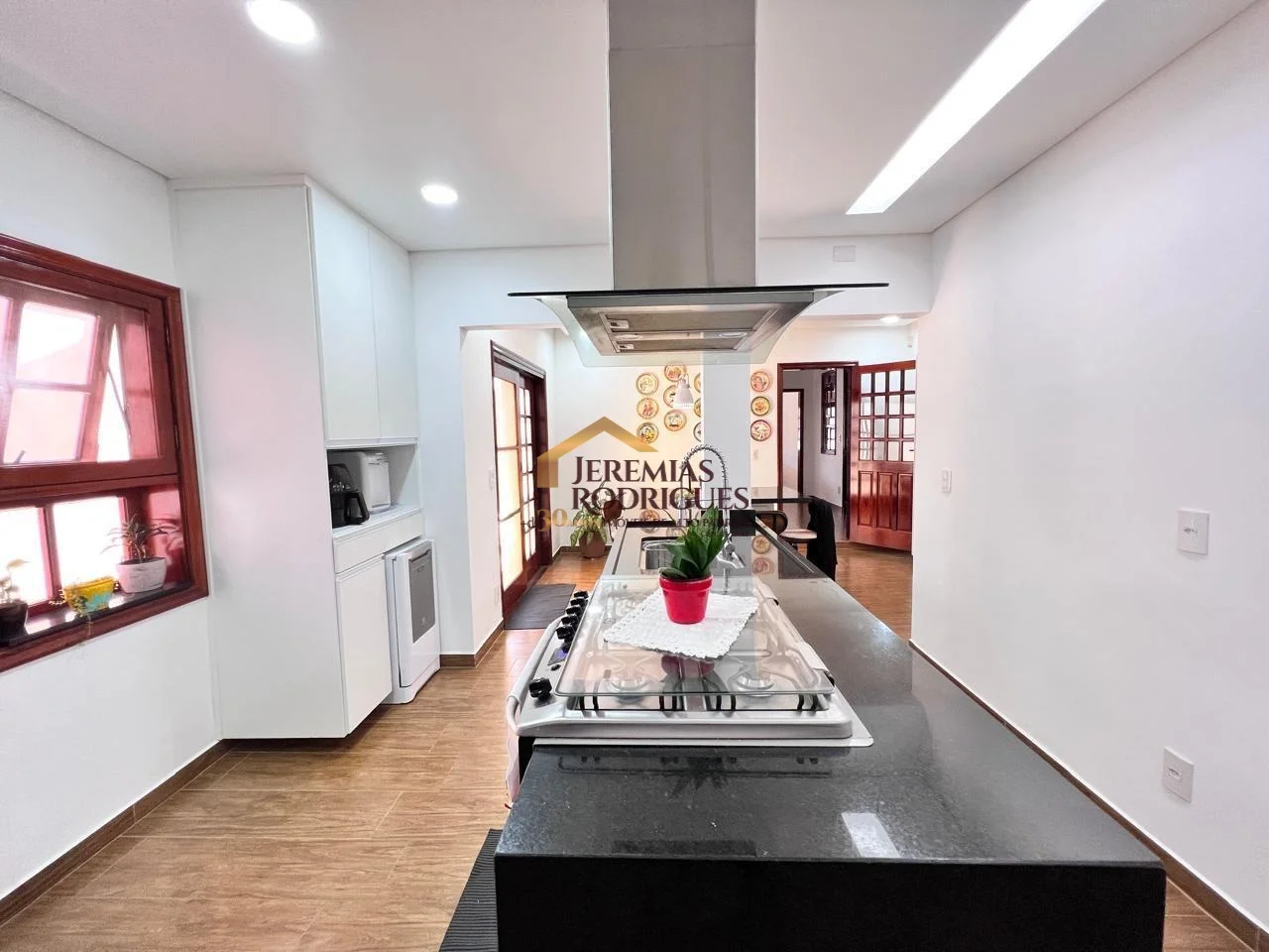 Casa à venda no bairro Jardim Residencial Doutor Lessa em Pindamonhangaba/SP.