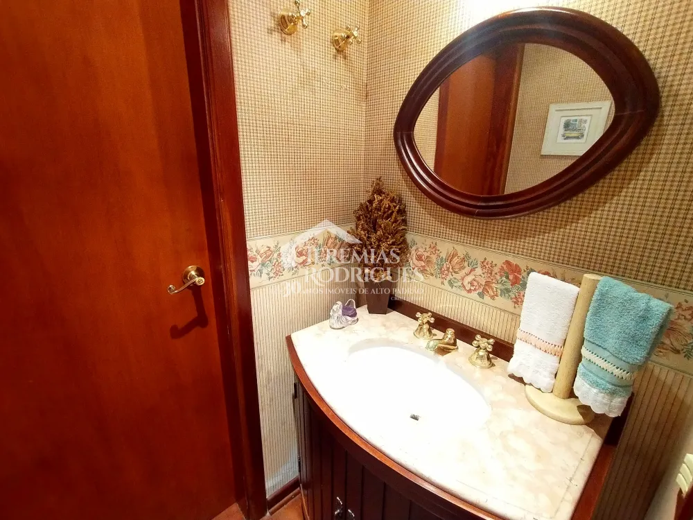 Casa com 4 dormitórios, 380 m² - Condomínio Jardim Véu da Noiva - Campos do Jordão/SP