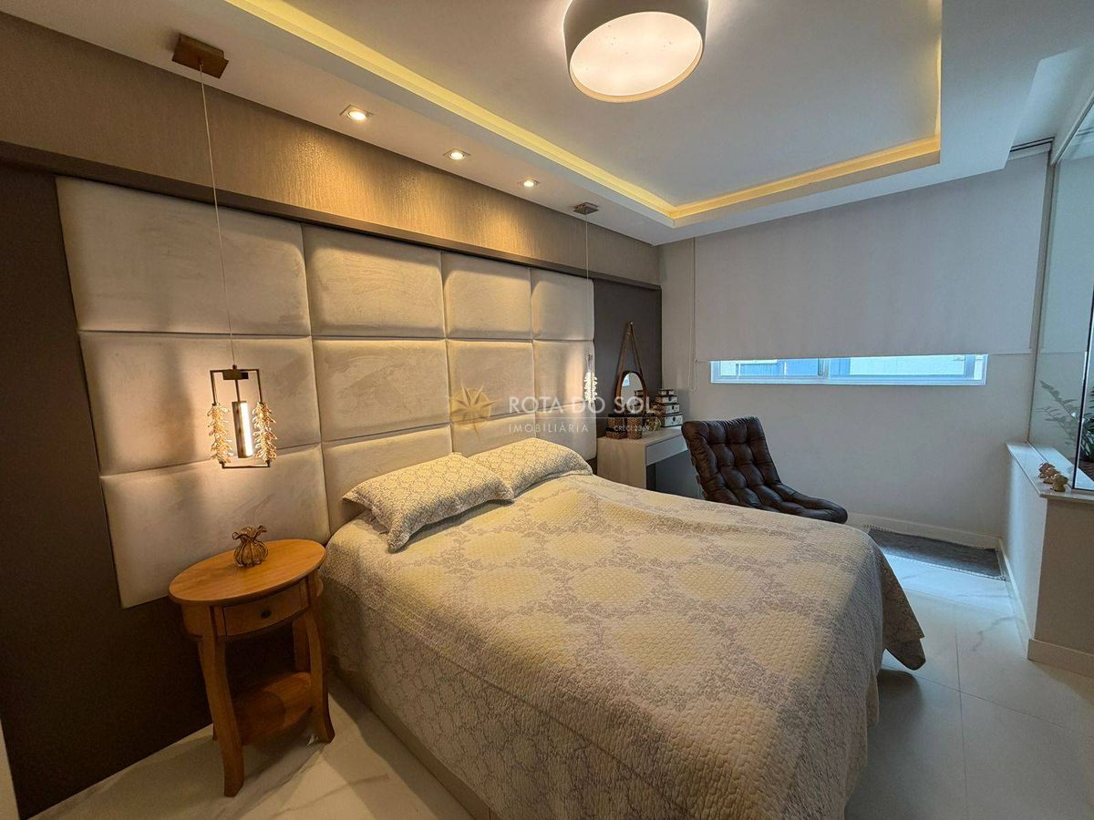Apartamento Mobiliado 4 Suítes à Venda Meia Praia Itapema SC