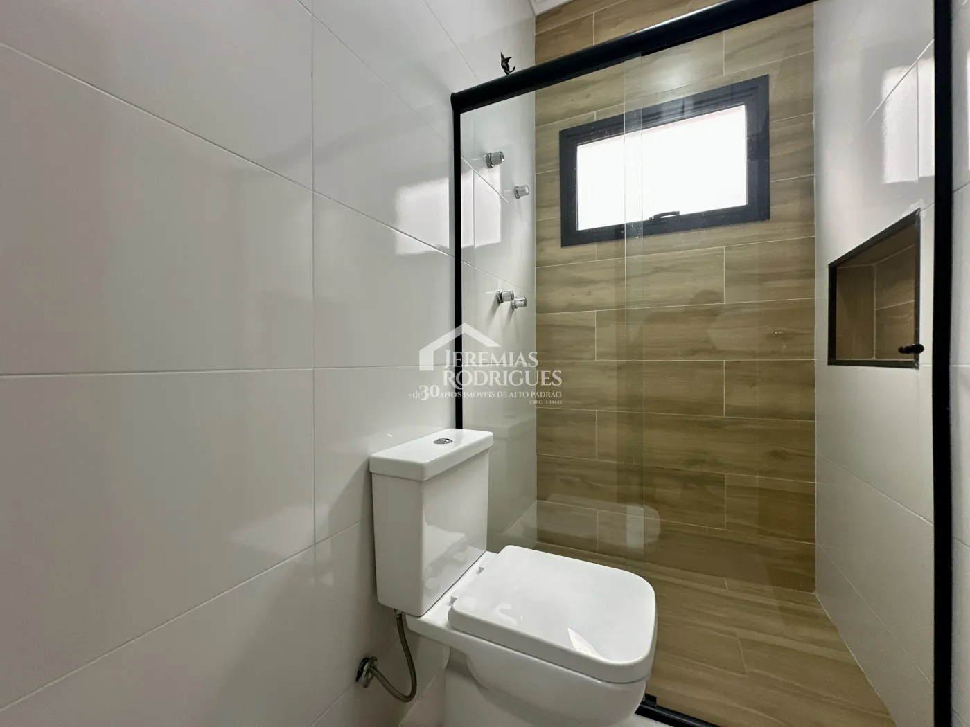 Casa para locação com 3 dormitórios no Condomínio Parque das Araucárias em Tremembé/SP