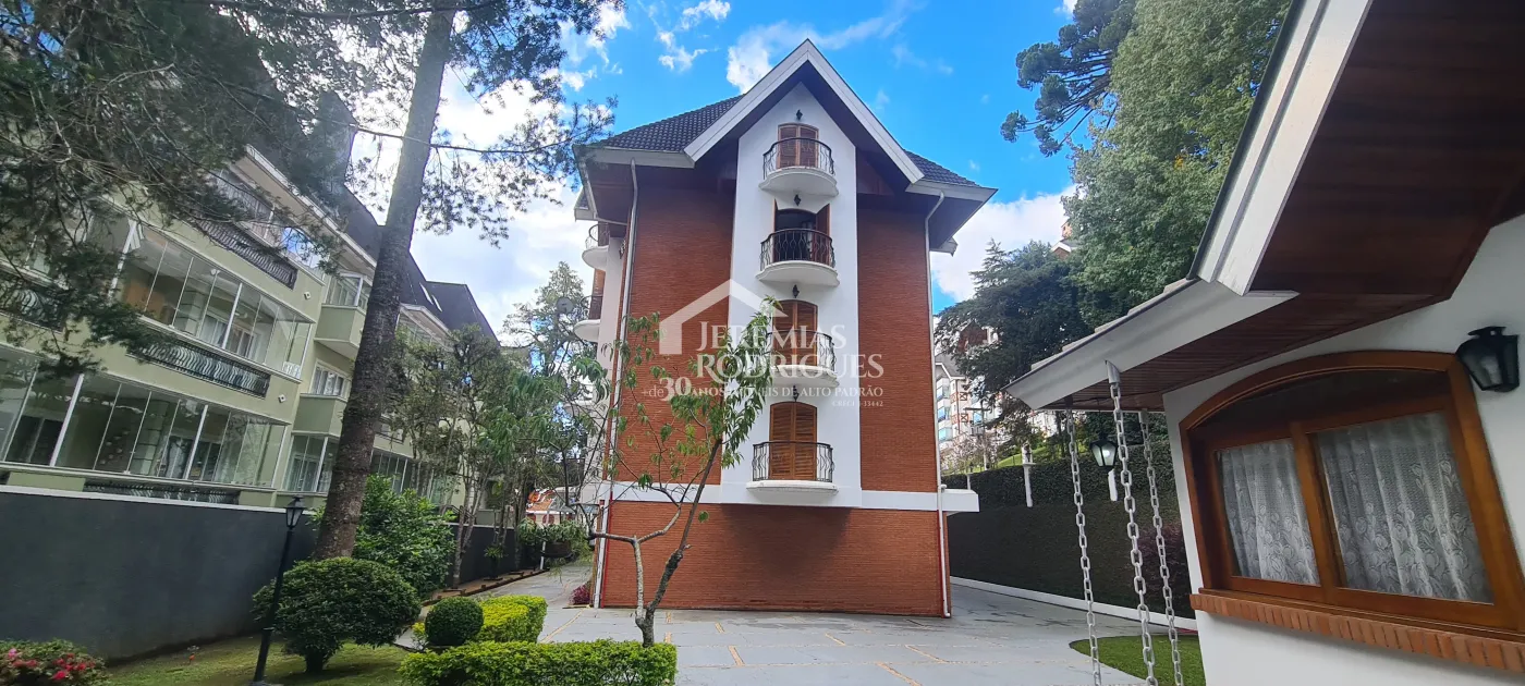 Apartamento à venda com 4 suítes no Edifício Evergreen em Campos do Jordão/SP