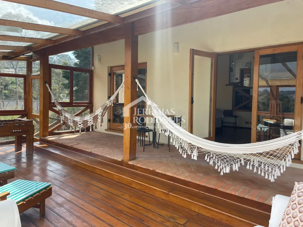 Casa com 3 suítes, 332 m² - Condomínio Florestal Clube - Campos do Jordão/SP.