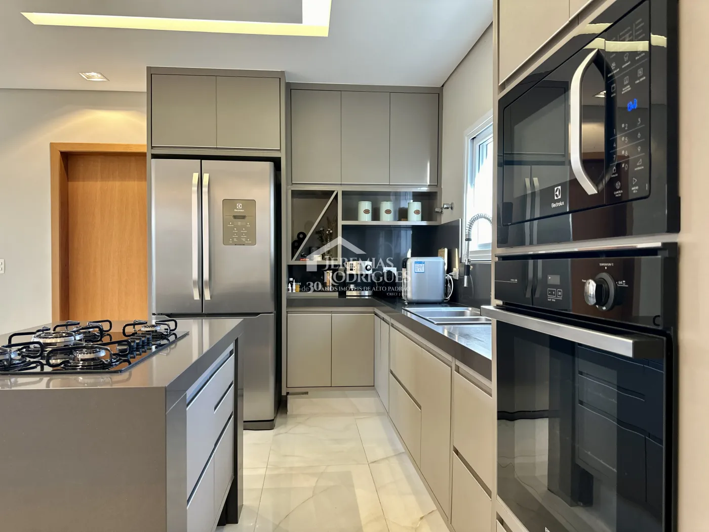 Casa com 3 suítes, 329 m² - Condomínio Ouro Ville - Taubaté/SP.