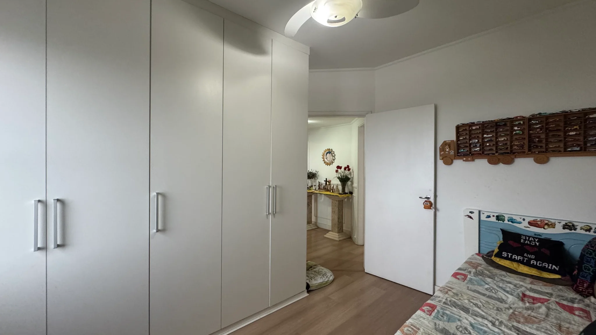 Apartamento à venda no Edifício Serra da Mantiqueira em Pindamonhangaba/SP. 