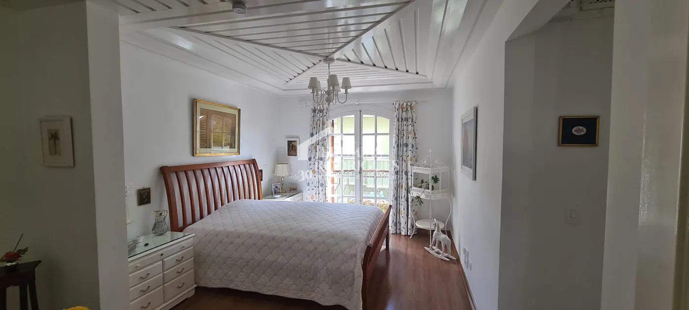 Apartamento à venda com 4 suítes no Edifício Evergreen em Campos do Jordão/SP
